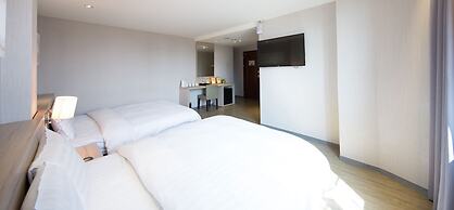 Smile 73 Hotel