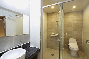 Hotel B