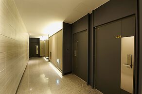 Hotel B