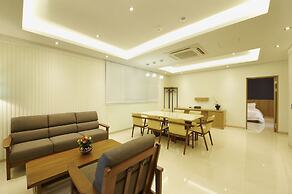 Hotel B