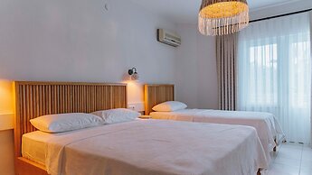 Golden Lighthouse Hotel