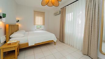 Golden Lighthouse Hotel