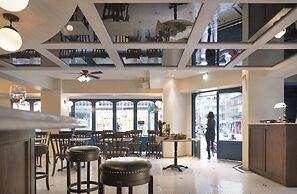 Swiio Hotel Daan