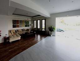 Aura Boutique Hotel