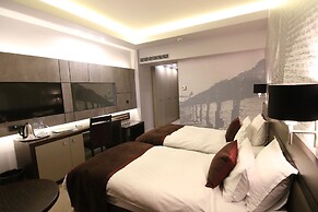 Queen's Hotel