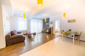FriendHouse Apartments