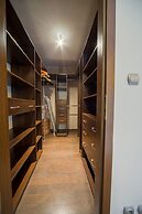 FriendHouse Apartments