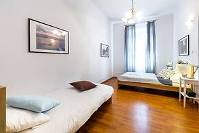 FriendHouse Apartments
