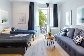 FriendHouse Apartments