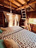 Urraca Monkey Island Eco Resort