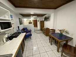 Mariposa Lodge