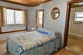 Mariposa Lodge