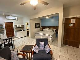 Mariposa Lodge