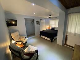 Mariposa Lodge