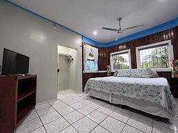 Mariposa Lodge