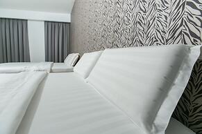 1 Hotel Mahkota Cheras