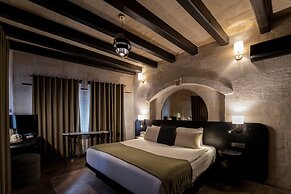 Artemis Cave Suites - Adults Only