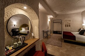 Artemis Cave Suites - Adults Only