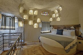 Artemis Cave Suites - Adults Only