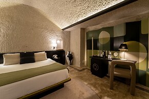 Artemis Cave Suites - Adults Only