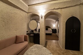 Artemis Cave Suites - Adults Only