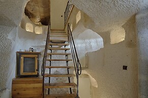 Artemis Cave Suites - Adults Only