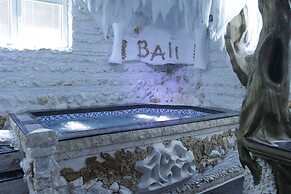 Bali Colosseum Hotel