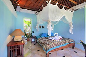 The Mahogany Villa