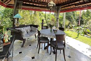 The Mahogany Villa