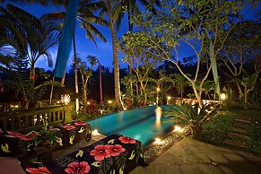 The Mahogany Villa