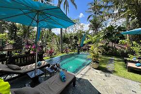 The Mahogany Villa