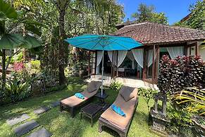 The Mahogany Villa