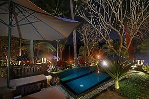 The Mahogany Villa