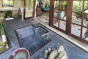 The Mahogany Villa