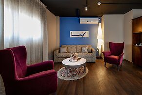PLAY Seaport Suite Hotel TLV