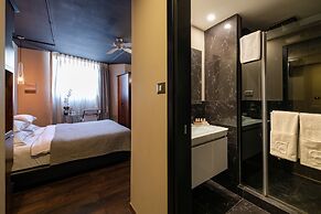 PLAY Seaport Suite Hotel TLV