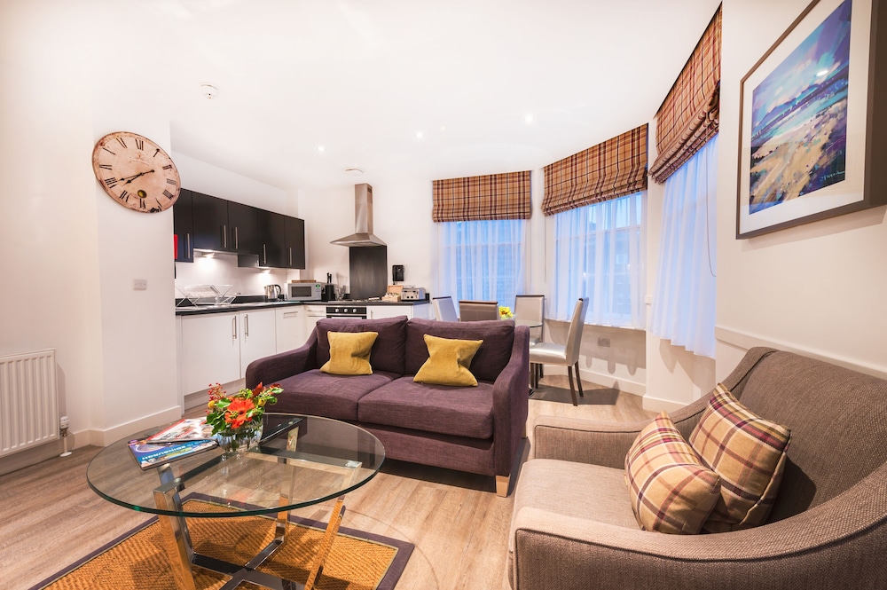 Braid Apartments by Mansley