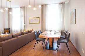 Bearsleys Downtown Apartments