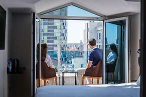 Discovery Hotel