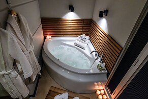 Discovery Hotel