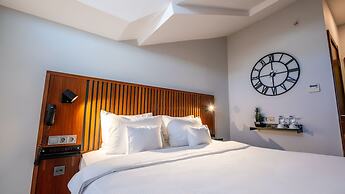 Discovery Hotel