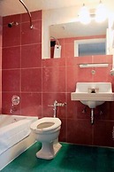 Airport Motor Inn