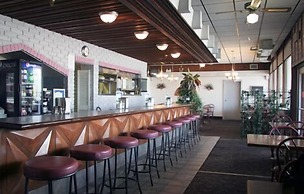 Airport Motor Inn