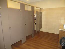 Airport Motor Inn