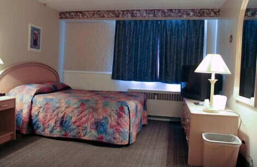 Airport Motor Inn