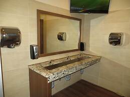 Airport Motor Inn