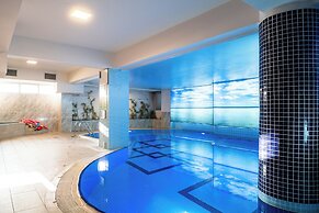 Parion Hotel
