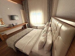 Parion Hotel