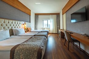 Parion Hotel