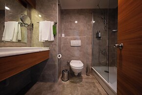 Parion Hotel